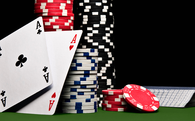 Decisions, experience, and skills in online poker