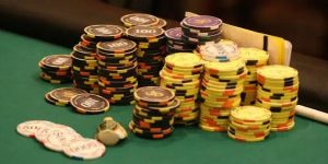 Poker tournament strategy for you: critical phases